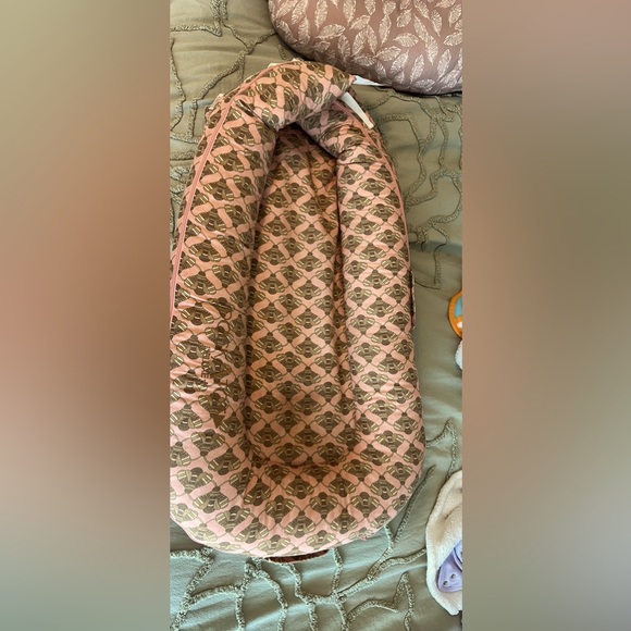 Beautiful Dock a tot, bee pattern - Picture 1 of 4